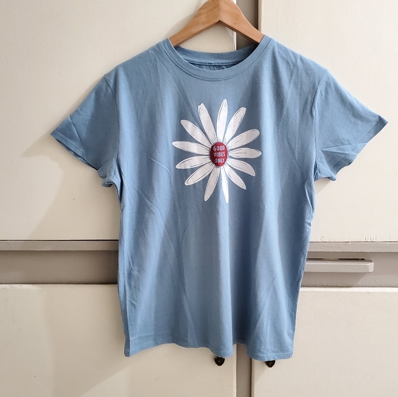 Daisy Flower Tee - Picture 1 of 4